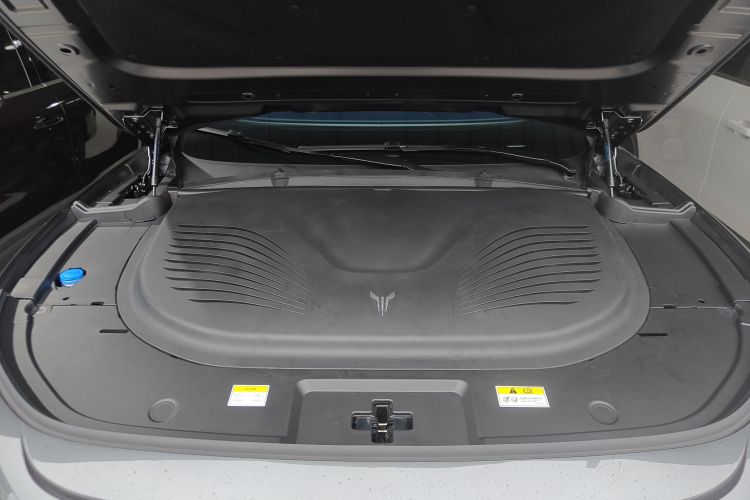 岚图汽车 岚图FREE 2025款 318 259km 四驱探索版机舱底盘24