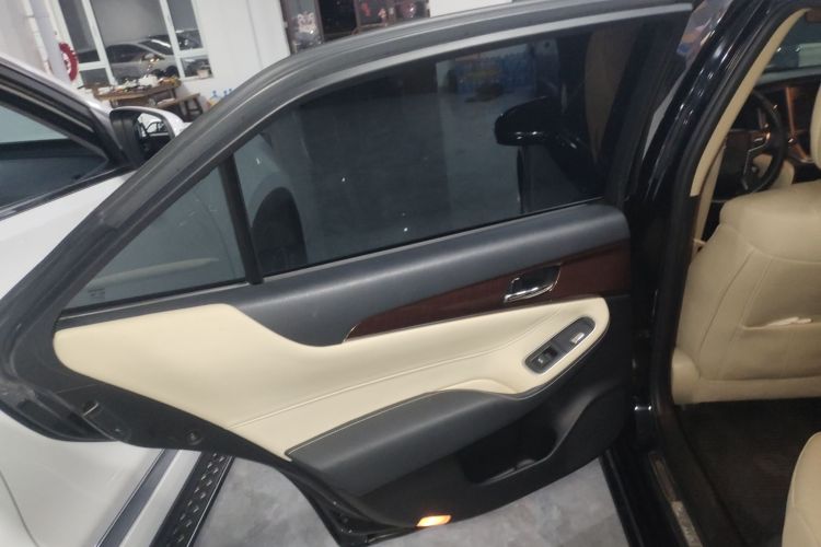 丰田 皇冠 2015款 2.0T 时尚版中控内饰7008