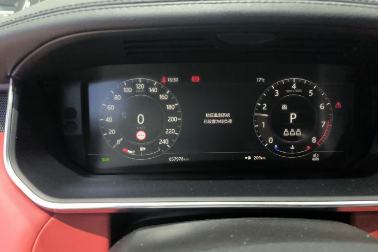 路虎 揽胜运动版 2022款 3.0 L6 耀黑版中控内饰14