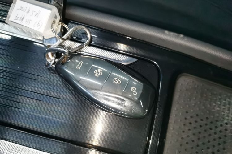 红旗H5 2023款 2.0T 自动智联旗畅版中控内饰11