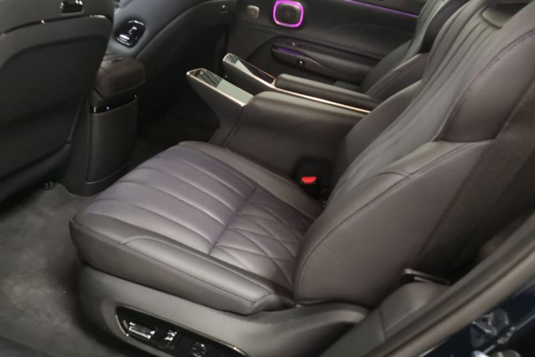 昊铂HL 2025款 700 Ultra六座四驱激光雷达版中控内饰7004