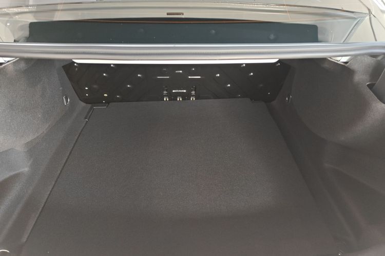 奔驰A级 2023款 A 200 L 时尚型机舱底盘23