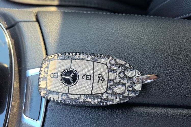 奔驰E级 2016款 E 200 L 运动型中控内饰11