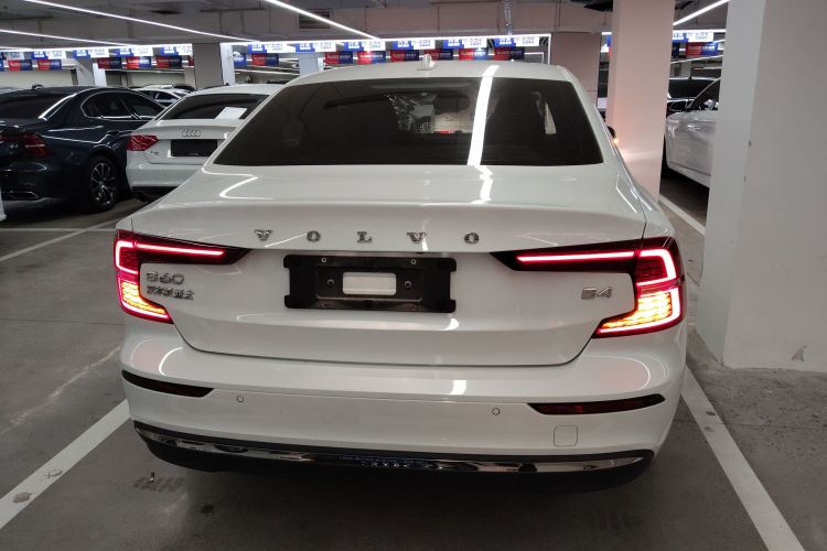 沃尔沃S60 2023款 B4 智远豪华版车身外观6