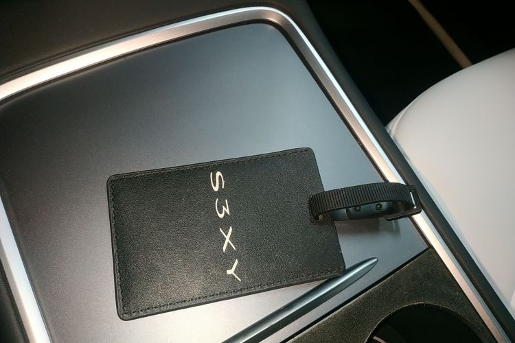 特斯拉 Model Y 2022款 改款 长续航全轮驱动版中控内饰7001