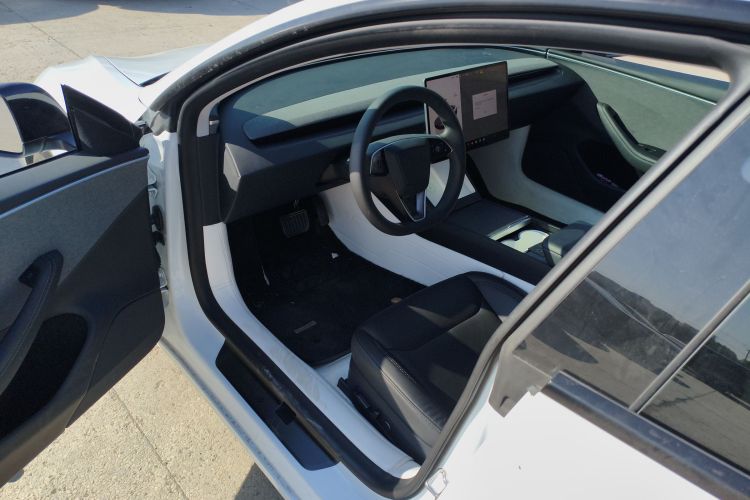 特斯拉 Model 3 2023款 后轮驱动版中控内饰7003