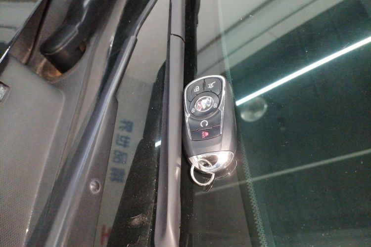 别克 昂科旗 2022款 652T 两驱尊贵型 7座中控内饰7001