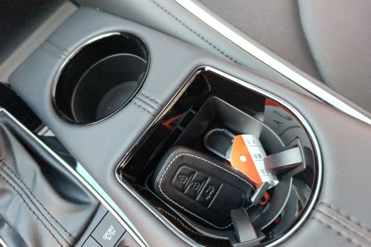 丰田 亚洲龙 2022款 2.5L 豪华版中控内饰11