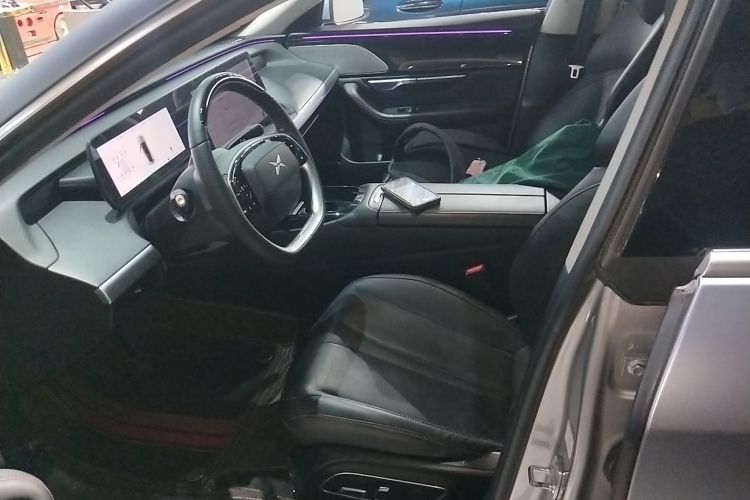 小鹏P7 2022款 480G+中控内饰19