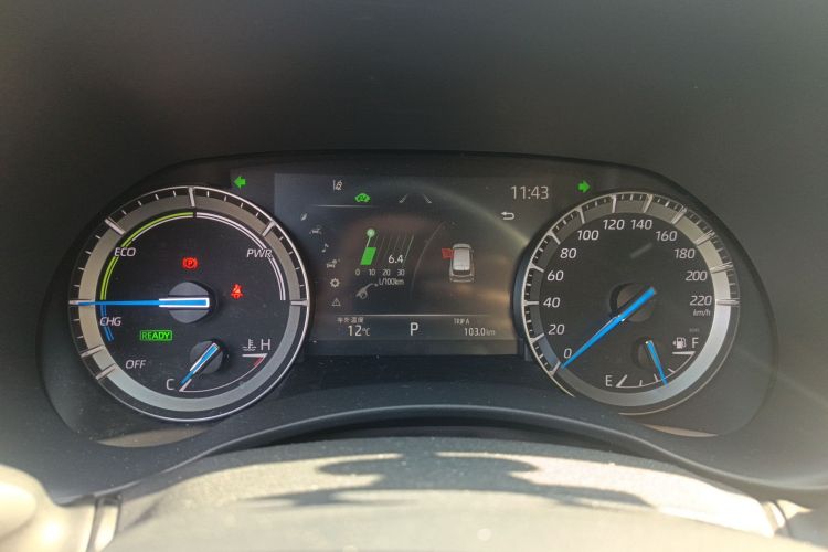 丰田 汉兰达 2022款 双擎 2.5L 四驱尊贵版 7座中控内饰14