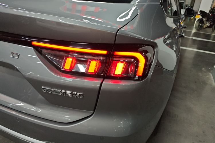 福特 蒙迪欧 2023款 EcoBoost 180 豪华型车身外观6006