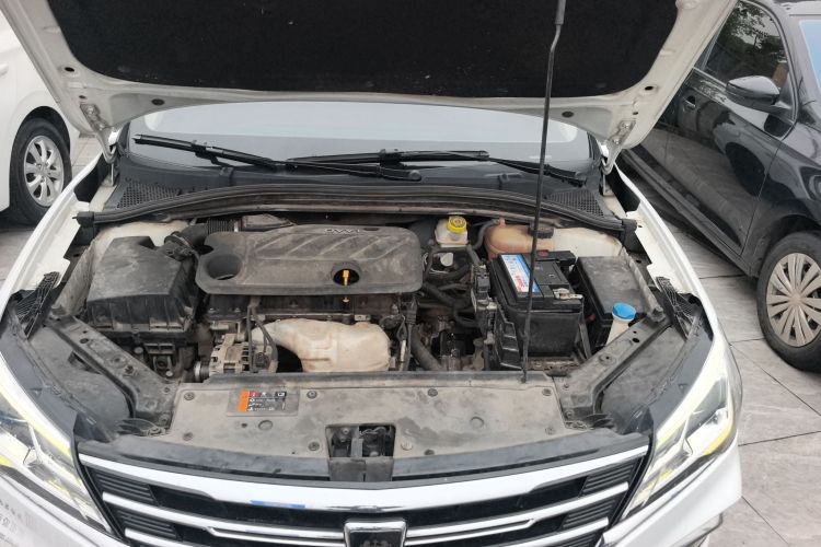 荣威i5 2020款 1.5L 手动4G互联领豪旗舰版机舱底盘24