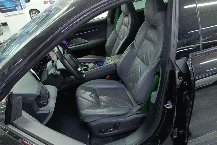 极氪001 2023款 WE版 86kWh局部细节19