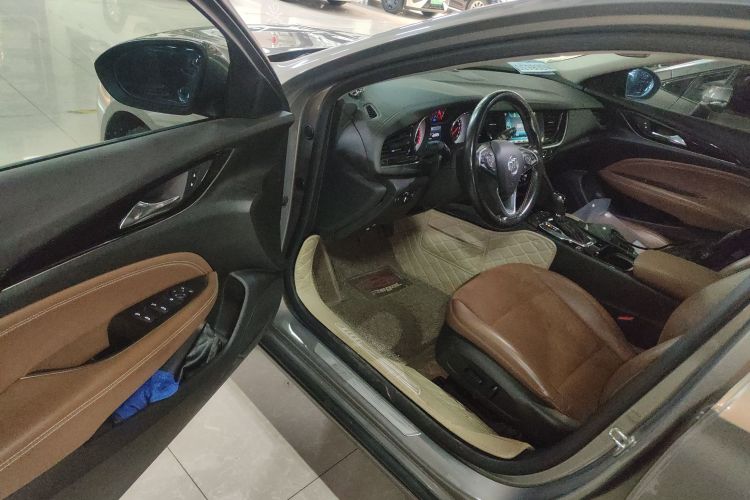 别克 君威 2017款 20T 精英型中控内饰20