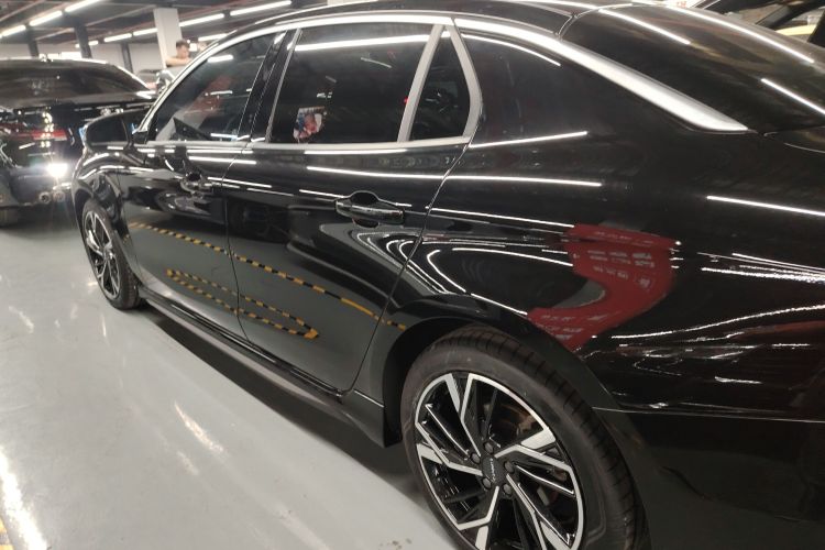 领克03 2025款 1.5TD DCT冠军版Pro车身外观4