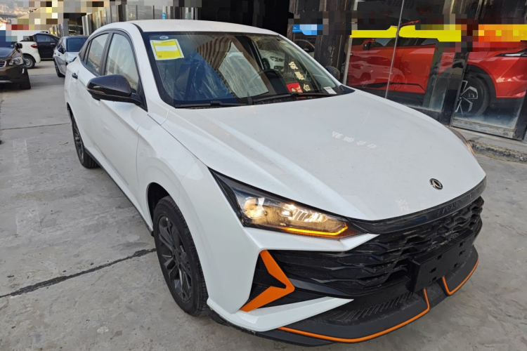 东风风神 奕炫 2024款 1.5L 自动劲速版车身外观3