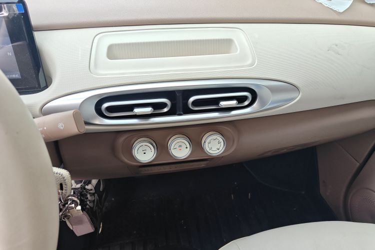 五菱汽车 宏光MINIEV 2025款 四门版 进阶款中控内饰16