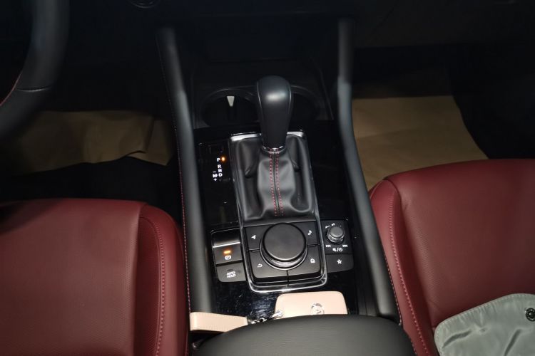 马自达3 昂克赛拉 2023款 2.0L 自动质臻版中控内饰18