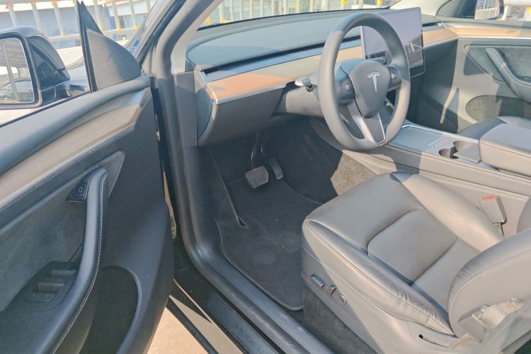 特斯拉 Model Y 2021款 标准续航后驱版中控内饰7003