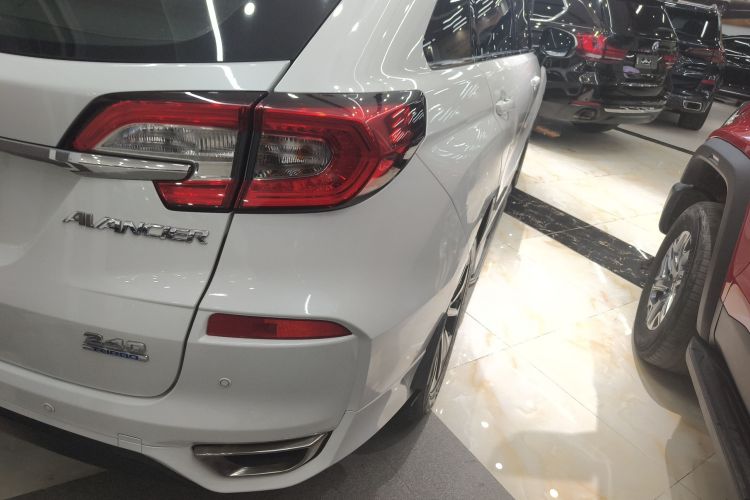 本田 冠道 2017款 240TURBO 两驱精英版车身外观9