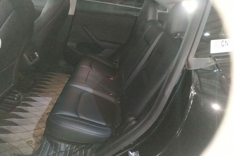 特斯拉 Model Y 2022款 改款 后轮驱动版中控内饰21