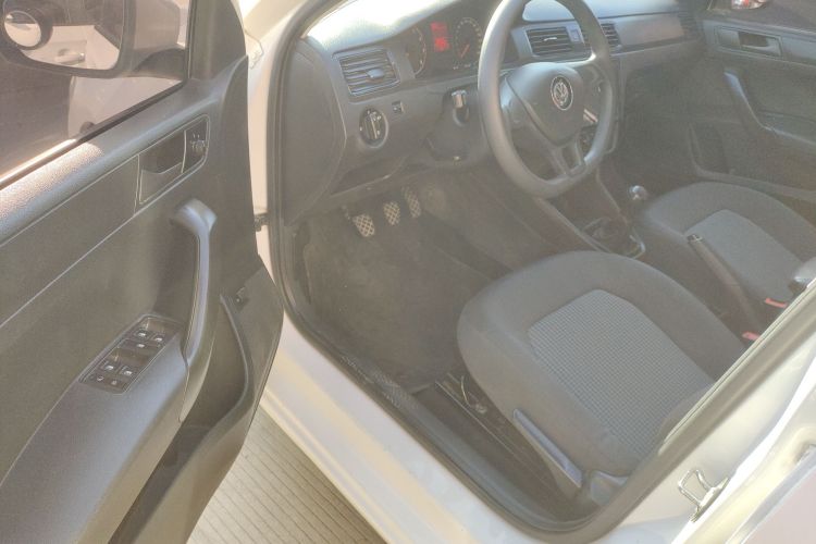 大众 桑塔纳 2016款 1.4L 手动风尚版中控内饰20