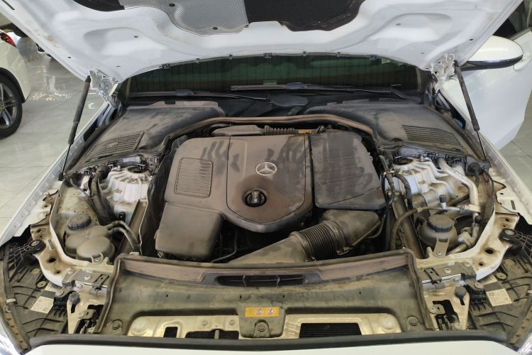 奔驰C级 2023款 C 200 L 运动版机舱底盘24