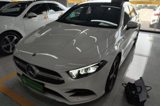 奔驰A级 2022款 改款三 A 200 L 运动轿车时尚型