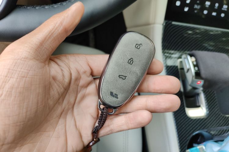 理想汽车 理想ONE 2021款 增程6座版中控内饰11