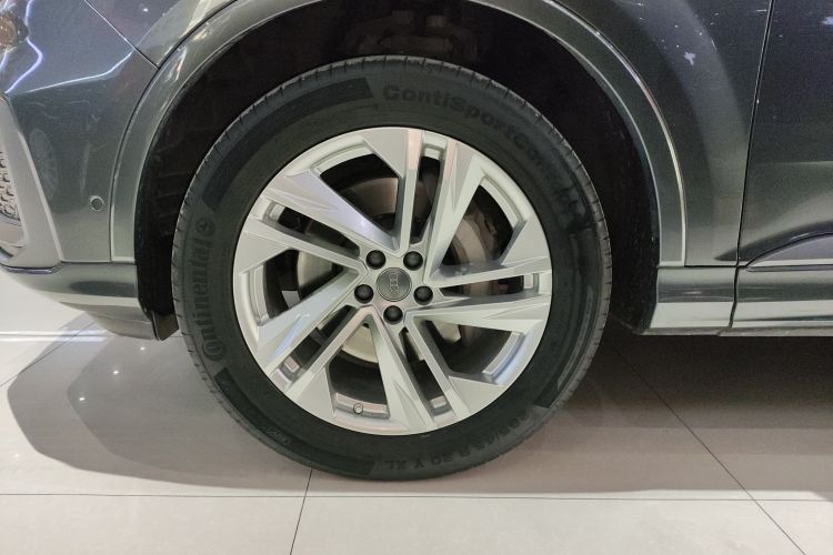 奥迪Q7 2021款 45 TFSI quattro S line运动型车身外观6007