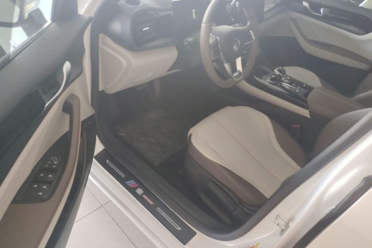 比亚迪 秦PLUS 2024款 荣耀版 DM-i 55KM领先型中控内饰20