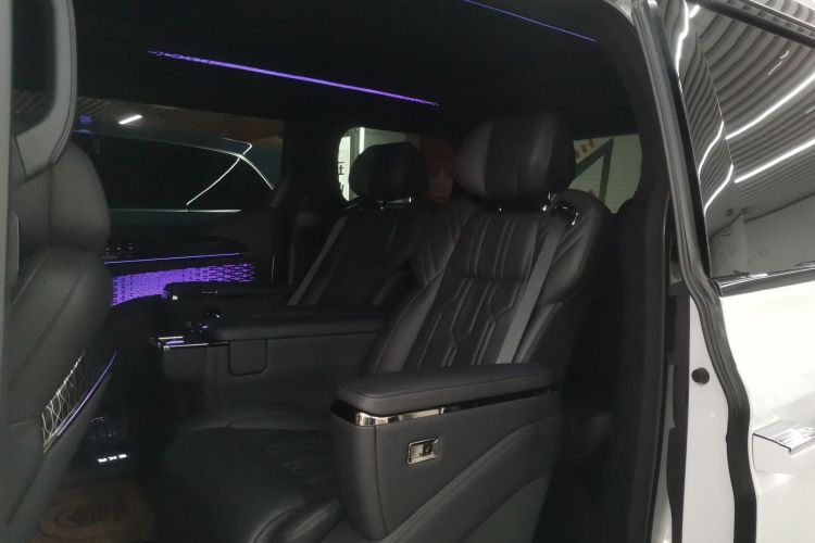 极氪009 2022款 改款 WE版中控内饰21