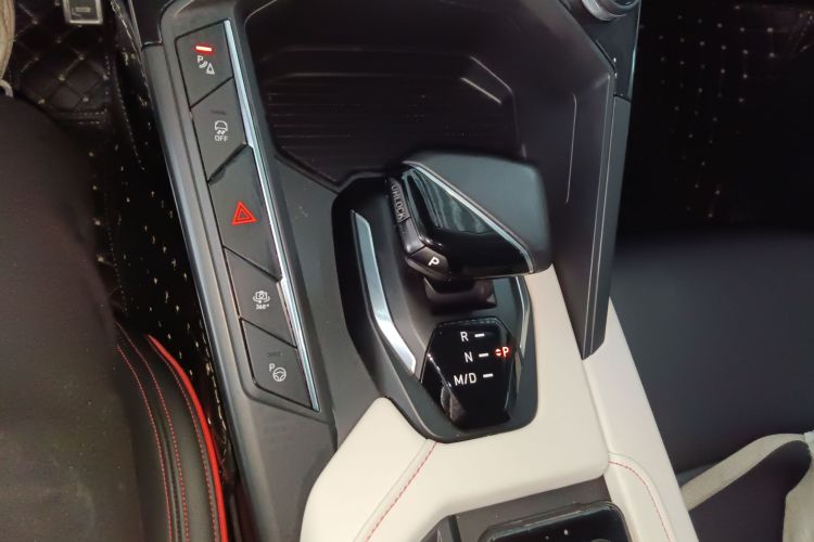 领克06 2020款 1.5T 耀Halo中控内饰18