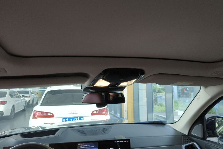 宝马X5 2023款 xDrive 30Li 尊享型M运动套装中控内饰22