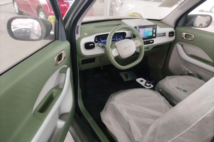 吉利银河 2025款 210km 熊猫骑士中控内饰20