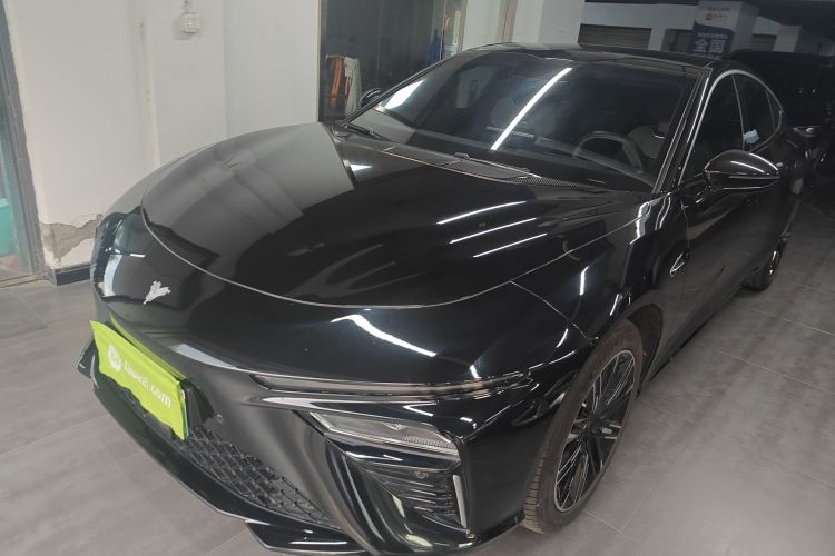 哪吒汽车 哪吒S 2024款 增程 1060 Lite版车身外观1