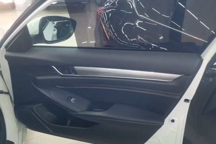 本田 英仕派 2019款 260TURBO 精致版 国VI中控内饰42