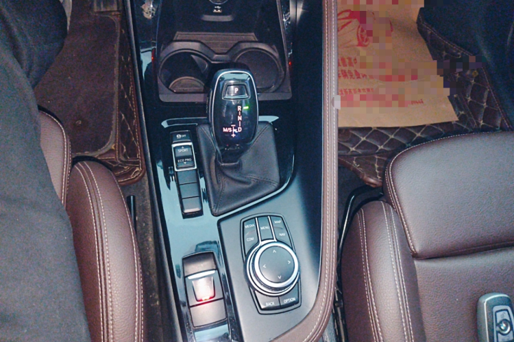 宝马X1 2020款 sDrive20Li 尊享型中控内饰18
