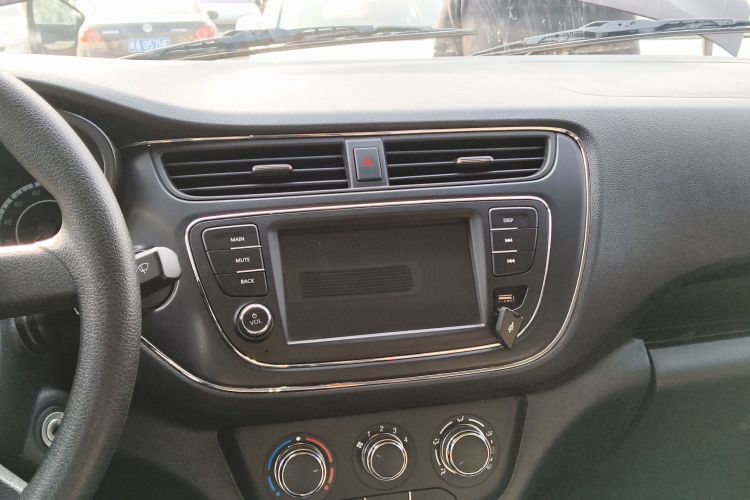 长安凯程 2021款 1.5L欧诺S智享版双蒸空调客车JL473QG局部细节16