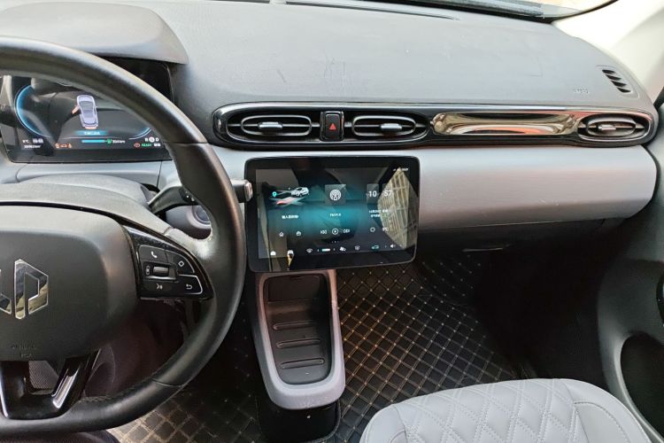 零跑汽车 零跑T03 2021款 400豪华版中控内饰16