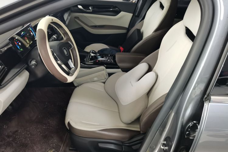 比亚迪 秦PLUS 2024款 荣耀版 DM-i 55KM领先型中控内饰19