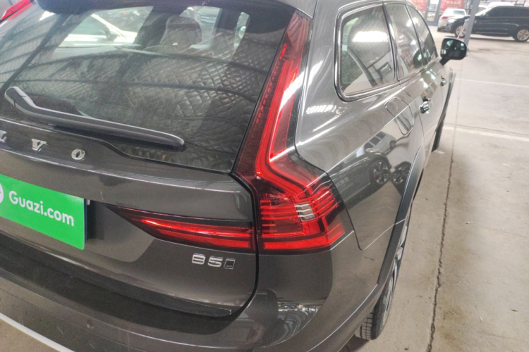 沃尔沃V90 2024款 Cross Country B5 AWD 智尊版车身外观9