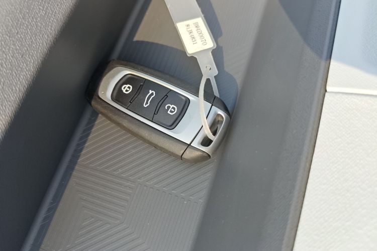 吉利银河 2024款 熊猫mini 200km 耐力熊中控内饰11