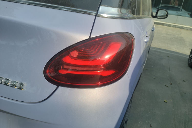 五菱汽车 五菱缤果 2025款 333km 悦享款车身外观9