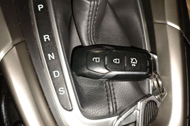 福特 蒙迪欧 2013款 2.0L GTDi200豪华型中控内饰7001