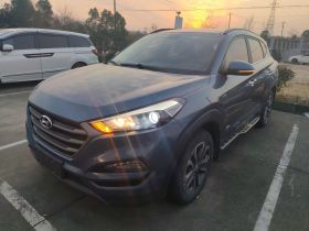 现代 途胜 2015款 1.6T 双离合两驱领先型