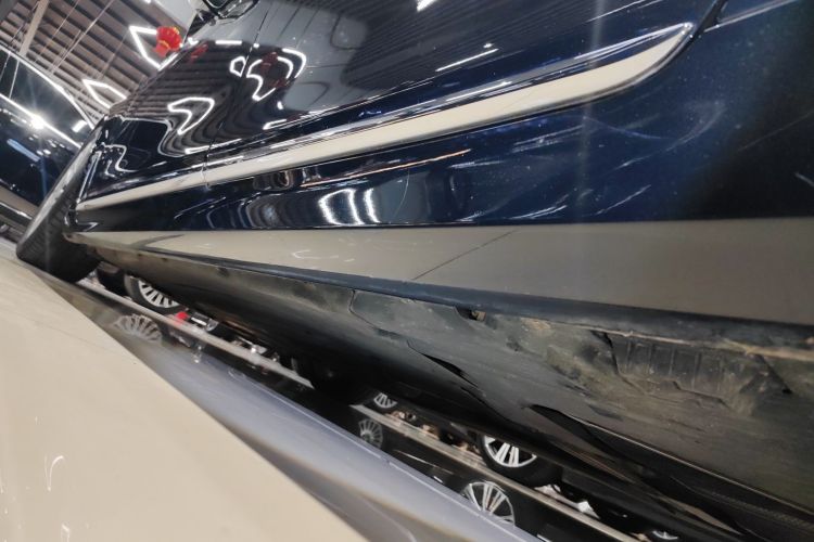 宝马7系 2018款 730Li 领先型 卓越套装局部细节9002