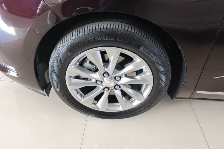 别克GL8 2022款 Avenir艾维亚 七座亲礼版车身外观6002