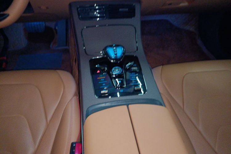 比亚迪 汉 2022款 EV 创世版 715KM前驱旗舰型局部细节18