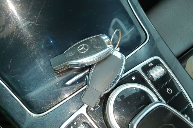 奔驰GLC 2019款 GLC 200 L 4MATIC中控内饰7001